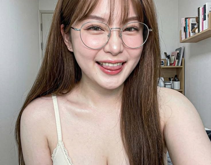 Pentingnya Memahami Legalitas dan Keamanan Platform Digital di Era Online